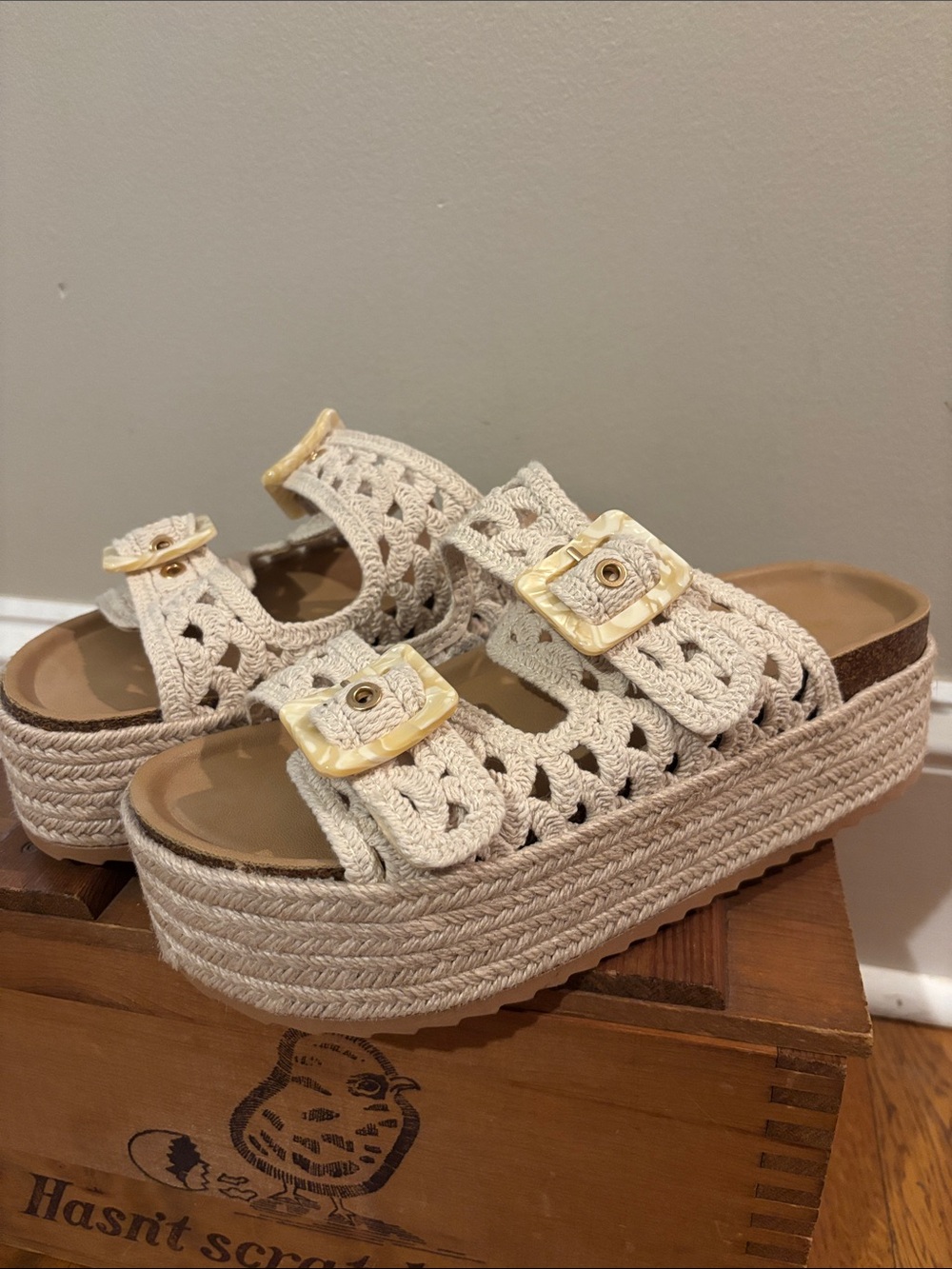 Madden Girl Bali Crochet Platform Sandals Womens Size 8.5 Cream Off White Slide